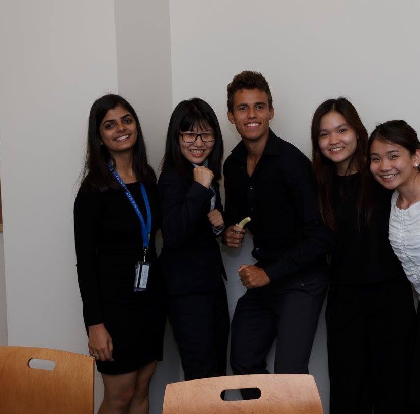 The winning team for a B2B Project